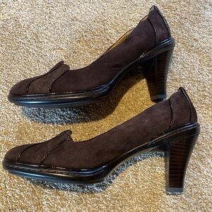SOFFT Brown Leather Suede Scalloped Heeled Pump Size 7